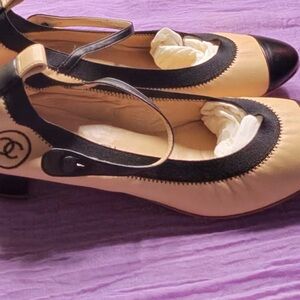 CHANEL Two-Tone Beige and Black Pumps